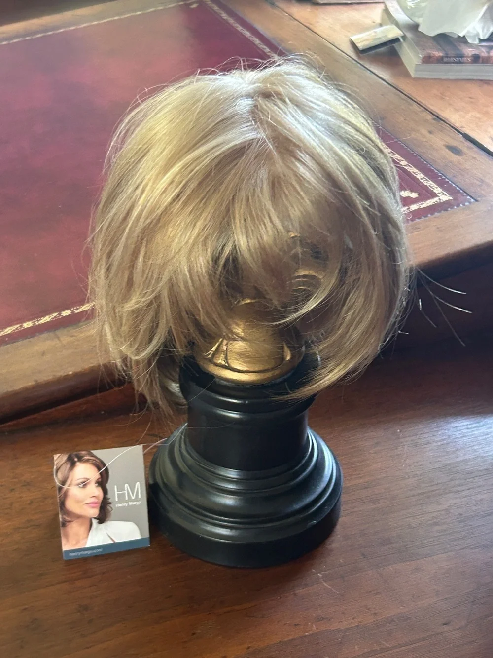 Henry Margu NWT Ash Blonde 14H Long Bob Fringe Wig Style 4745 Kelly Petite Avg